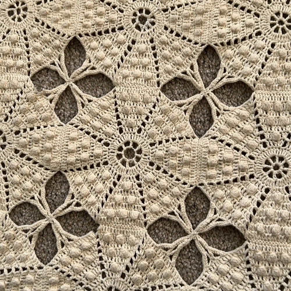 Beautiful Vintage Hand Crocheted Coverlet Tablecloth Throw 72”x86” Cream Color